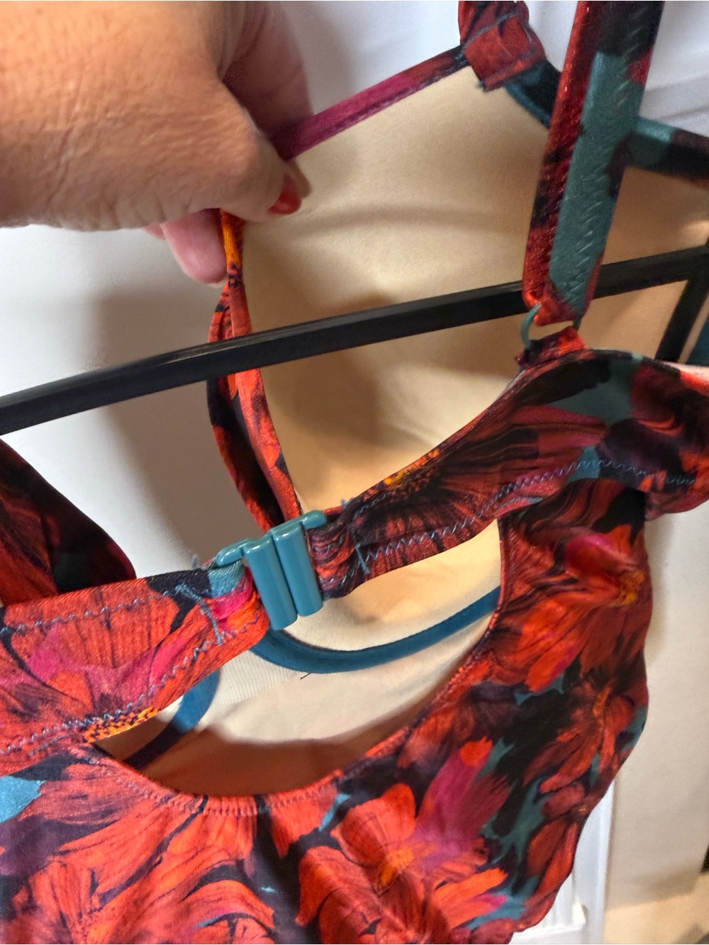 38G Pour Moi Red Floral One-Piece Swimsuit 38G - Picture 10 of 14